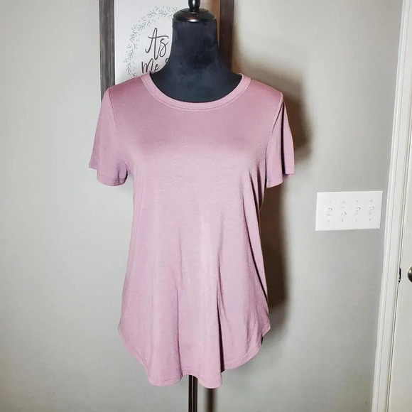 SO Juniors Short Sleeve Favorite Crewneck Tee Size Medium - Picture 2 of 9